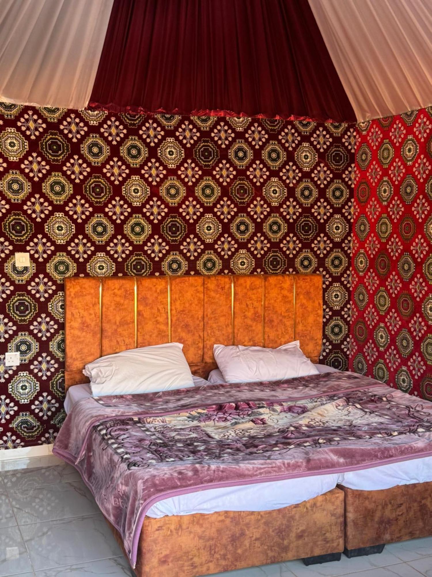 Wadi Rum Bubble Camp & Tour Экстерьер фото