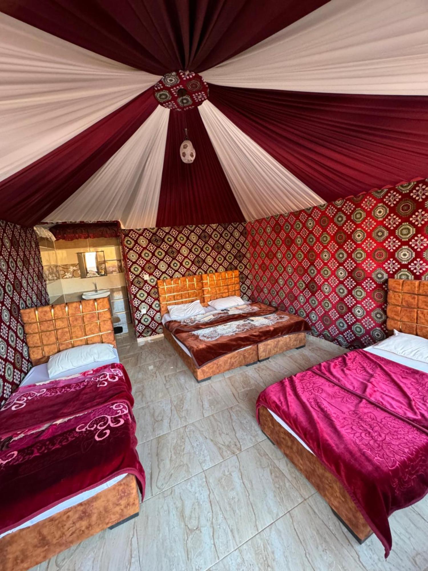Wadi Rum Bubble Camp & Tour Экстерьер фото