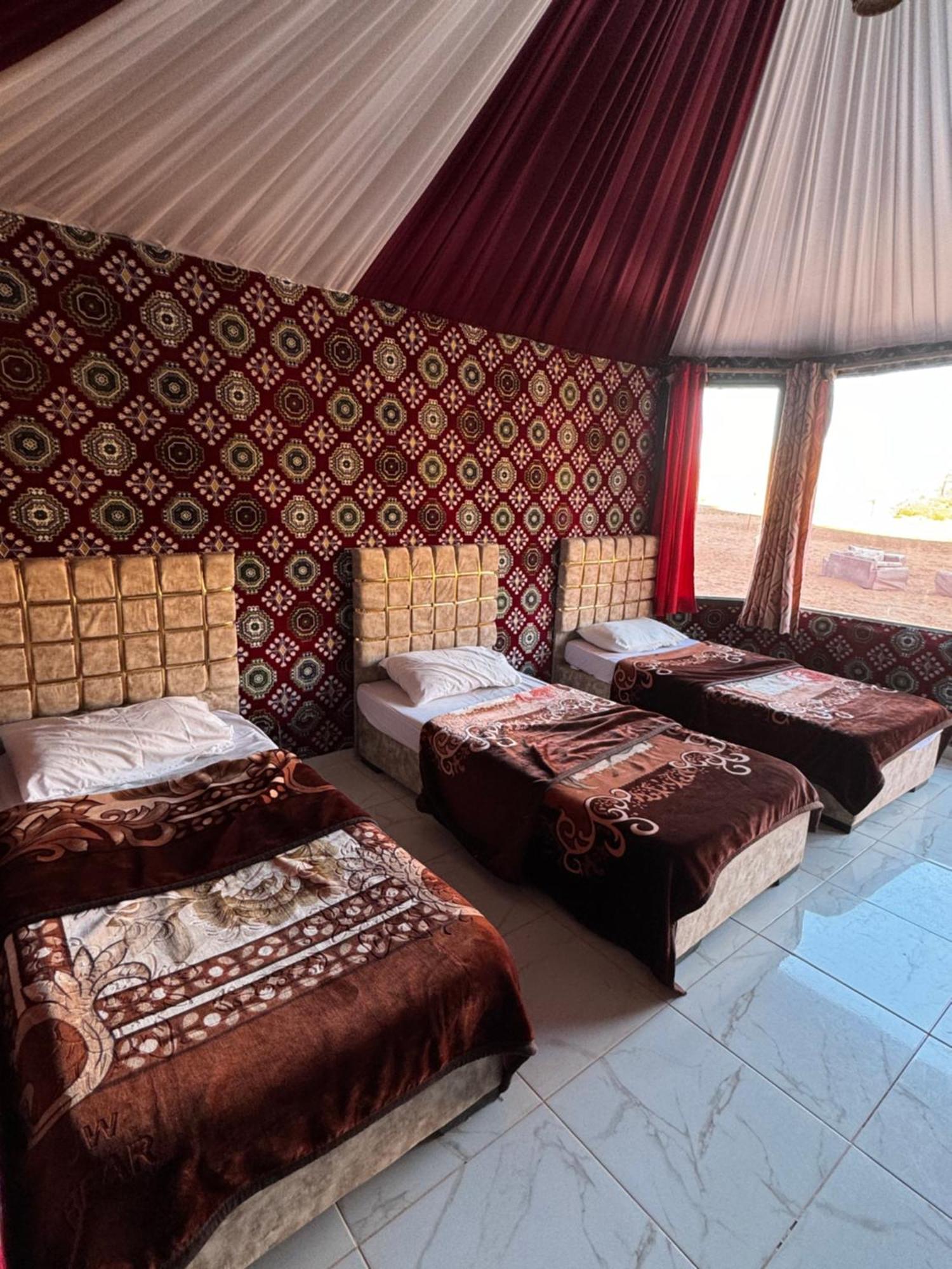 Wadi Rum Bubble Camp & Tour Экстерьер фото