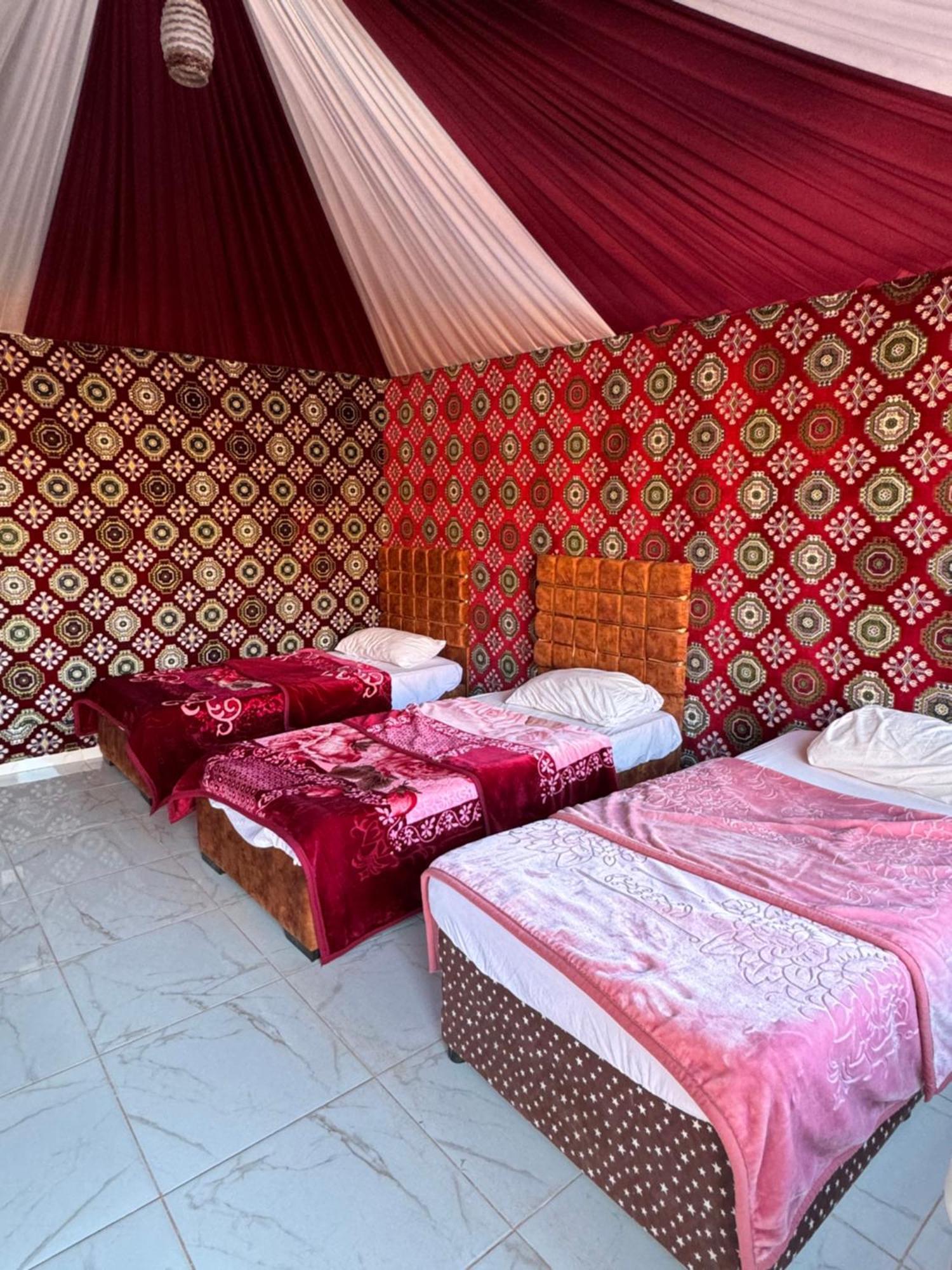 Wadi Rum Bubble Camp & Tour Экстерьер фото