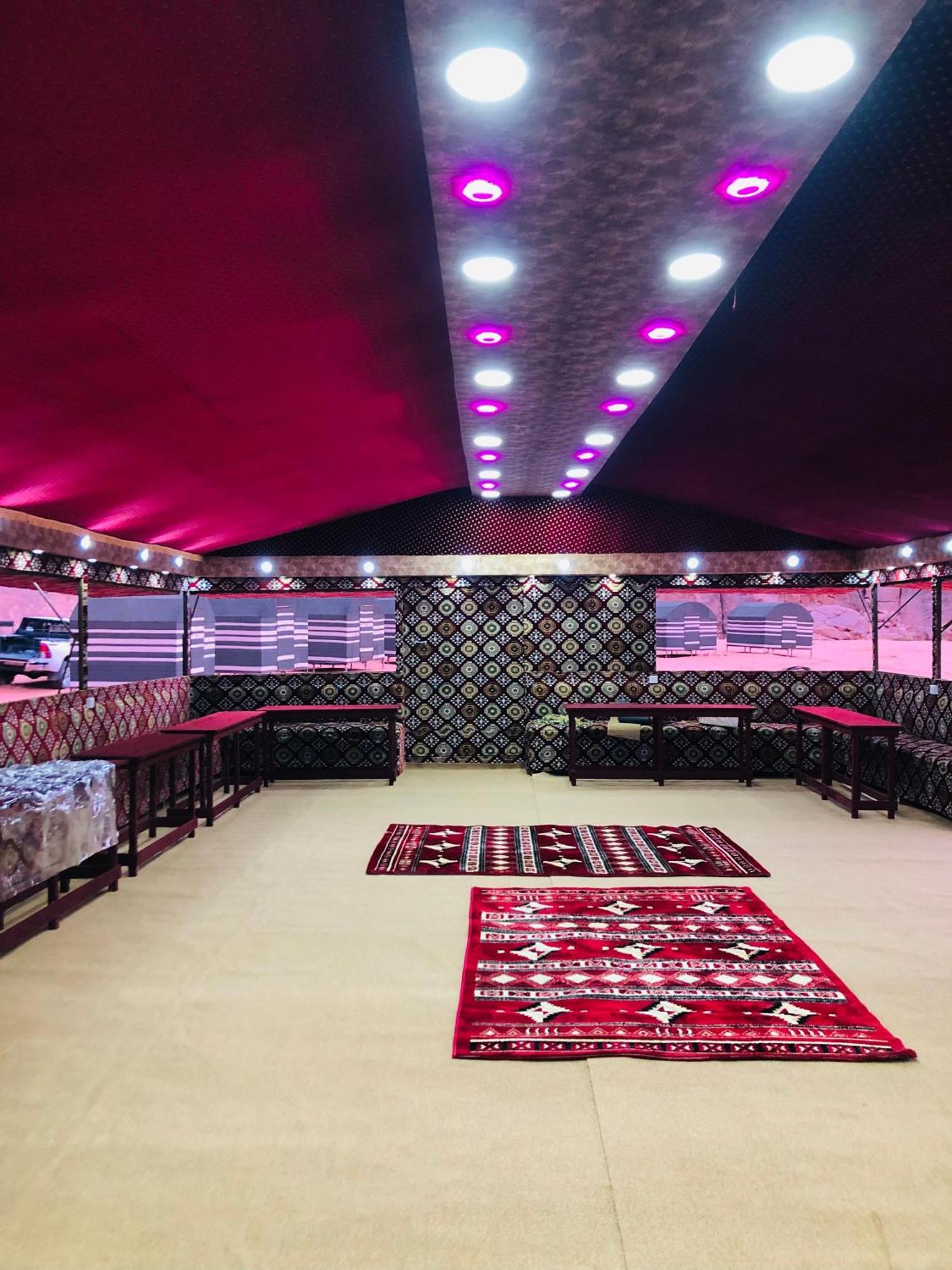 Wadi Rum Bubble Camp & Tour Экстерьер фото