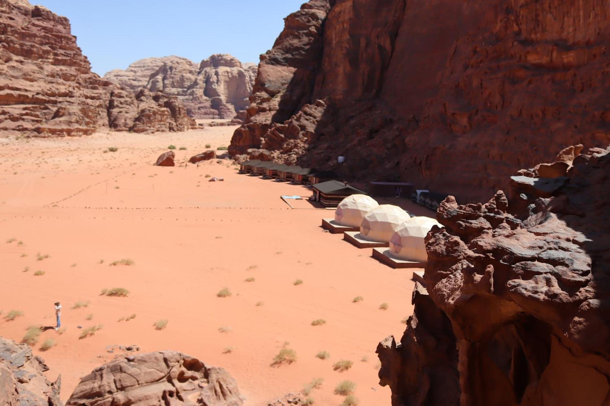 Wadi Rum Bubble Camp & Tour Экстерьер фото