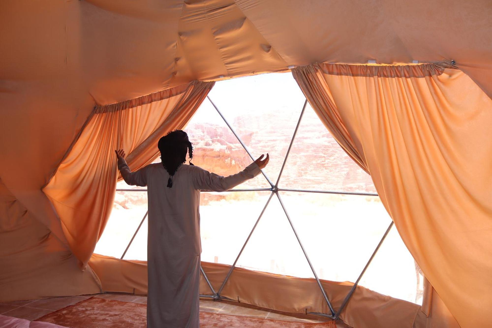 Wadi Rum Bubble Camp & Tour Экстерьер фото